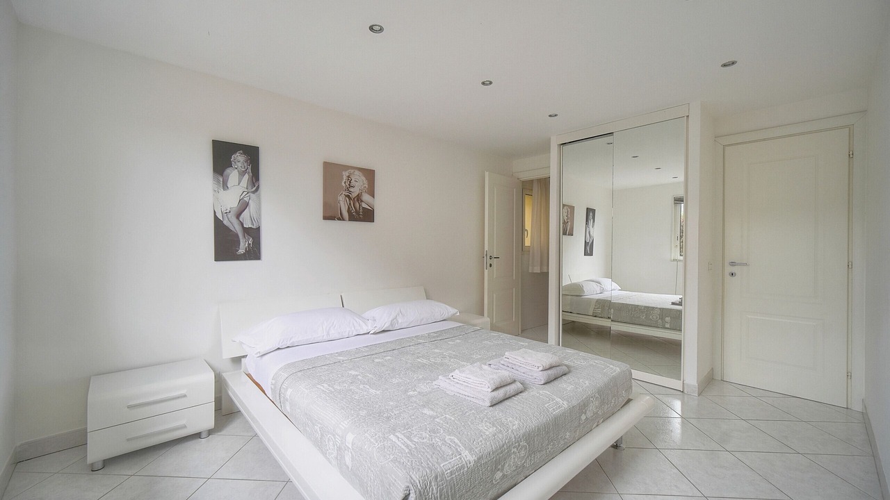 Photo of Bedroom in Beausoleil