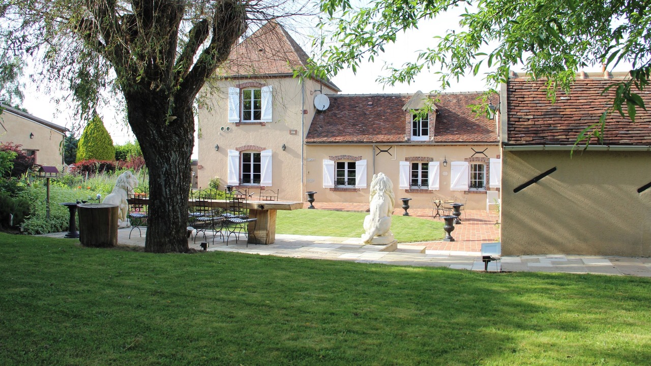 Photo of Outdoor in Villeneuve-sur-Yonne