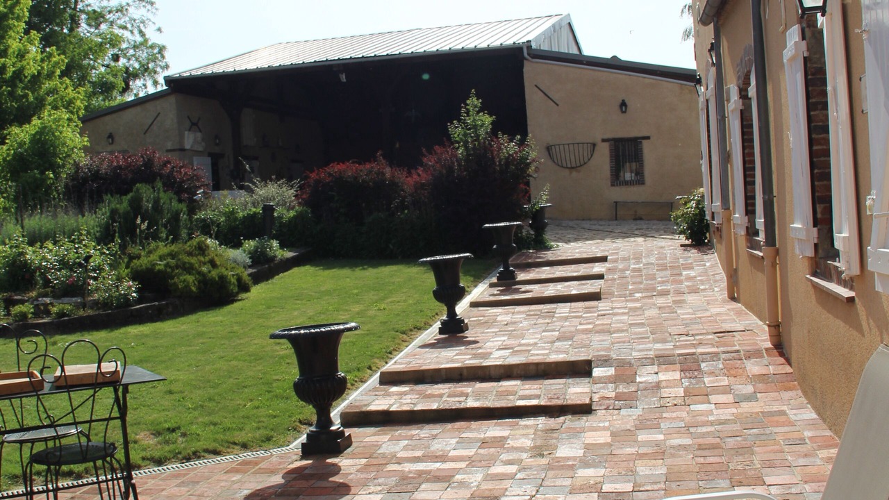 Photo of Outdoor in Villeneuve-sur-Yonne