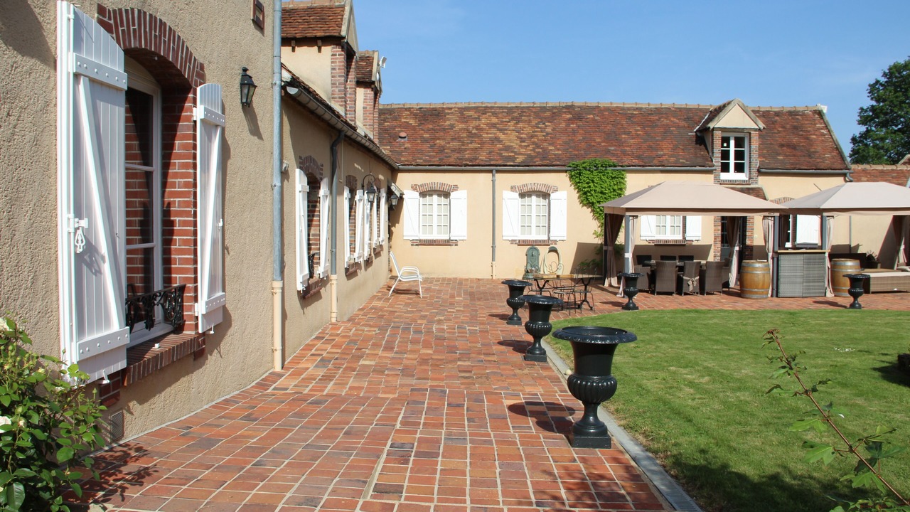 Photo of Patio Balcony in Villeneuve-sur-Yonne