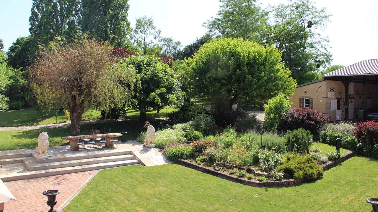 Photo of Outdoor in Villeneuve-sur-Yonne