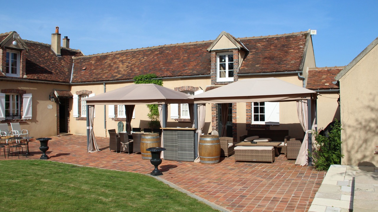 Photo of Patio Balcony in Villeneuve-sur-Yonne