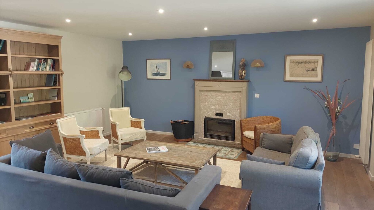 Photo of Livingroom in Saint-Lormel