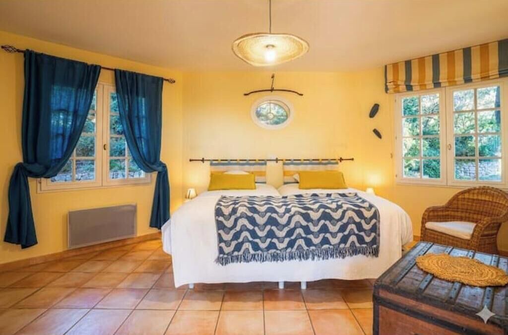 Photo of Bedroom in Ollioules