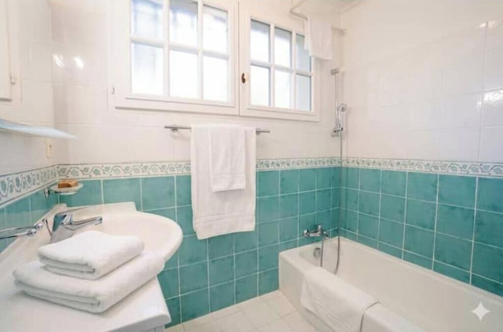 Photo of Bathroom in Ollioules
