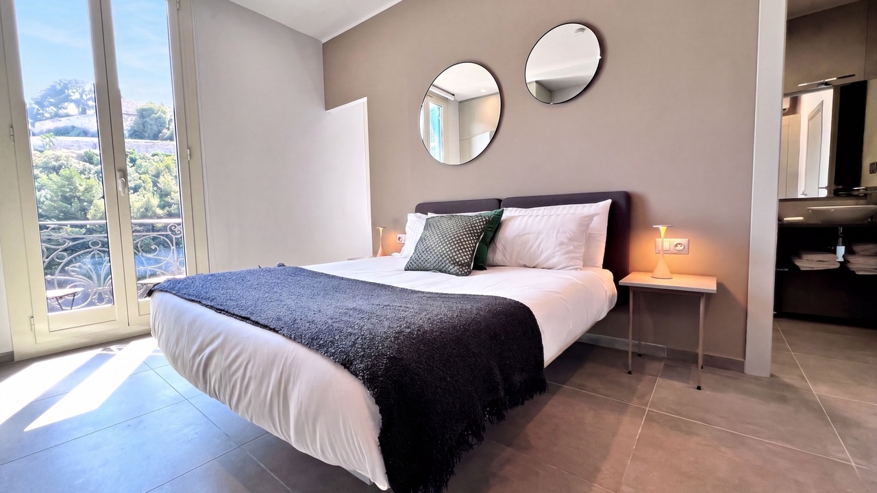 Photo of Bedroom in Beausoleil
