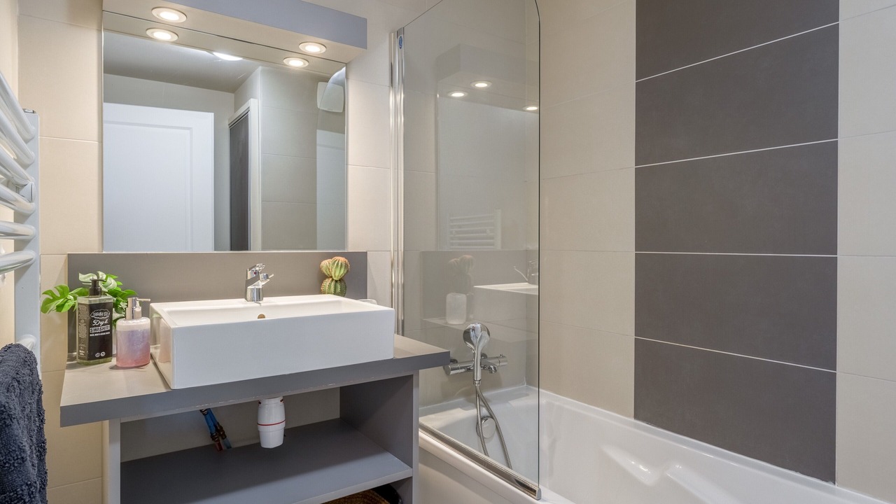 Photo of Bathroom in Remoulins