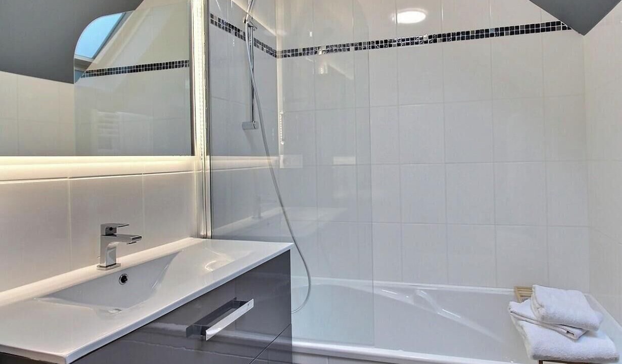 Photo of Bathroom in Louannec