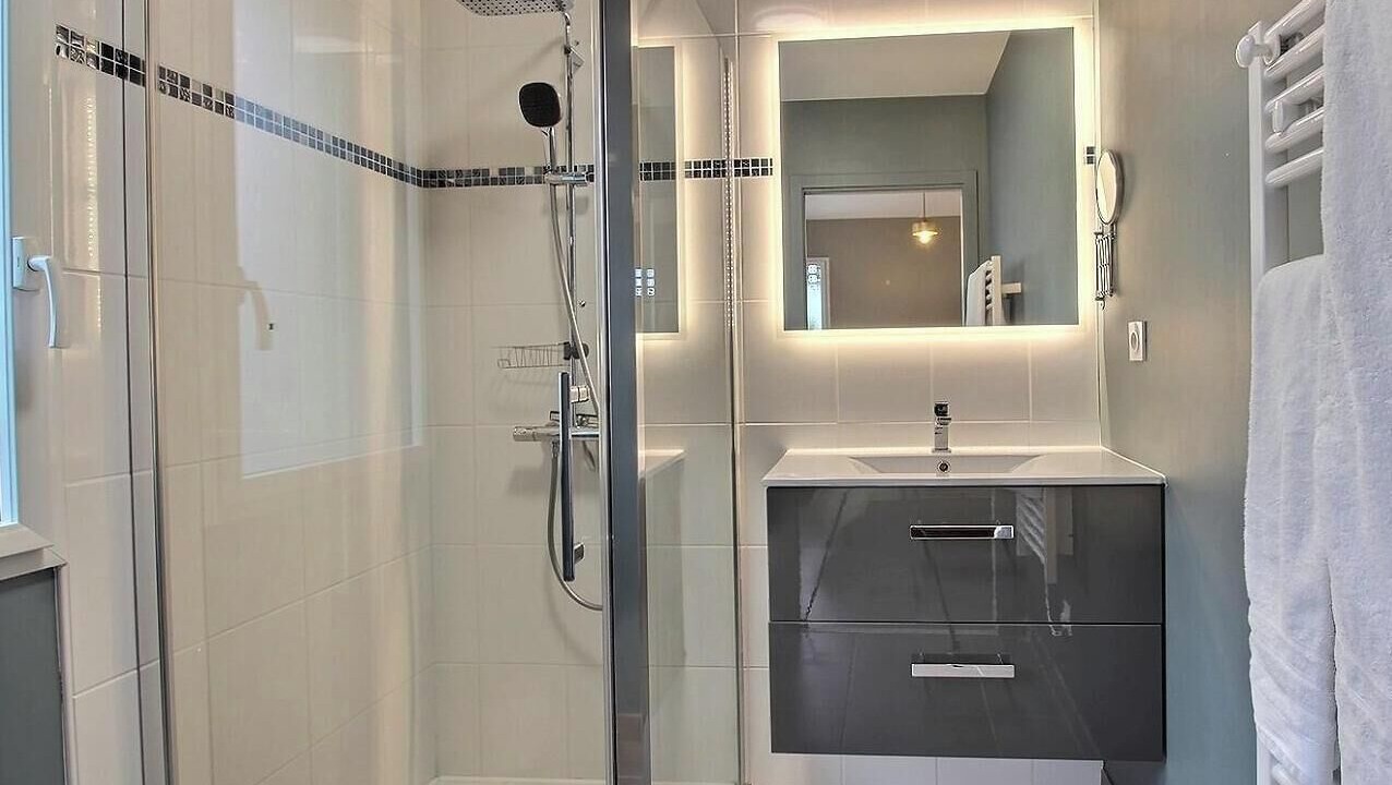 Photo of Bathroom in Louannec