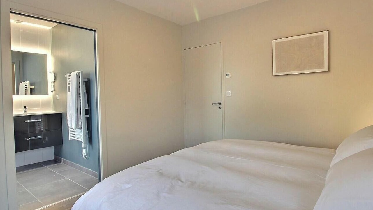 Photo of Bedroom in Louannec