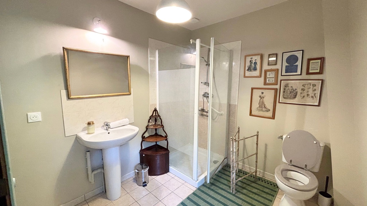 Photo of Bathroom in Sillery