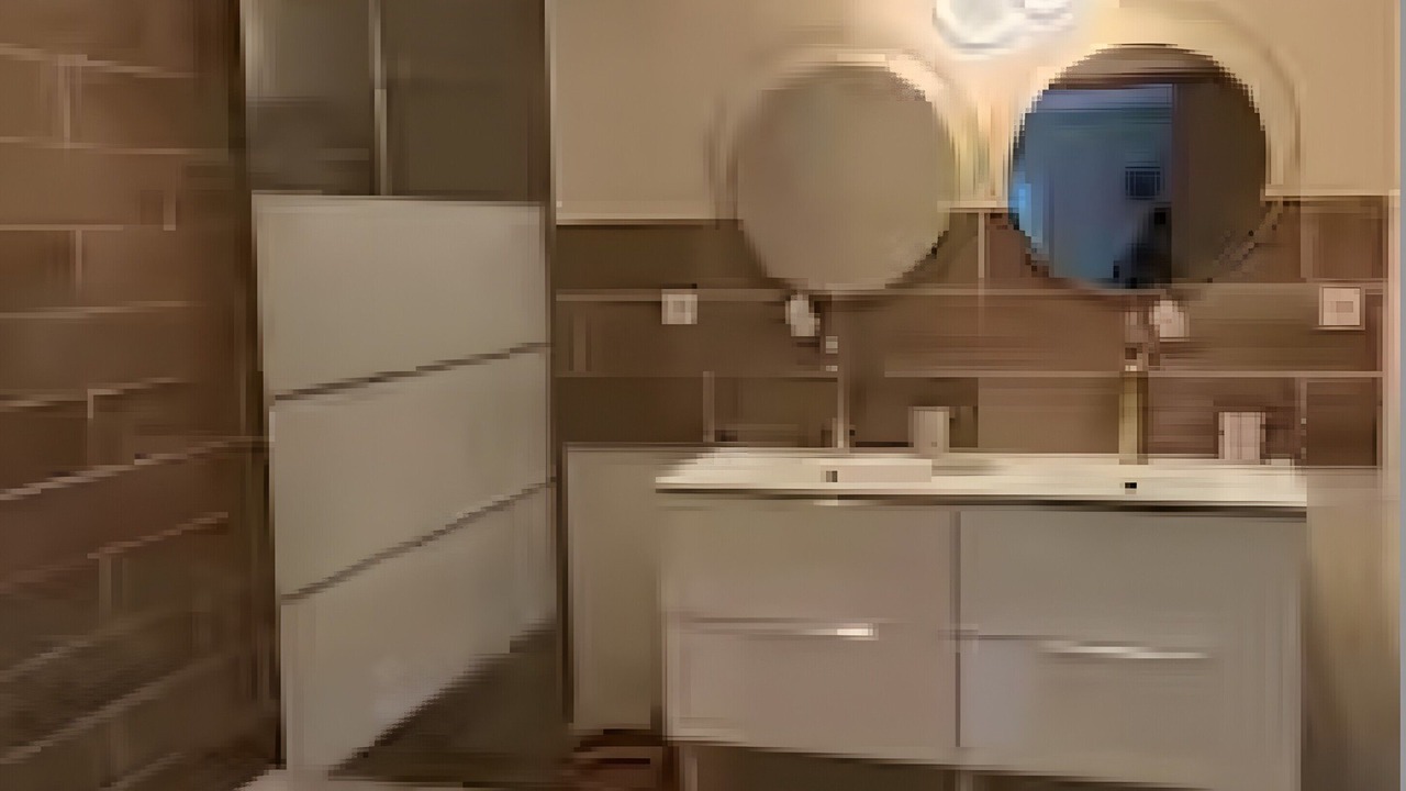 Photo of Bathroom in Chitenay