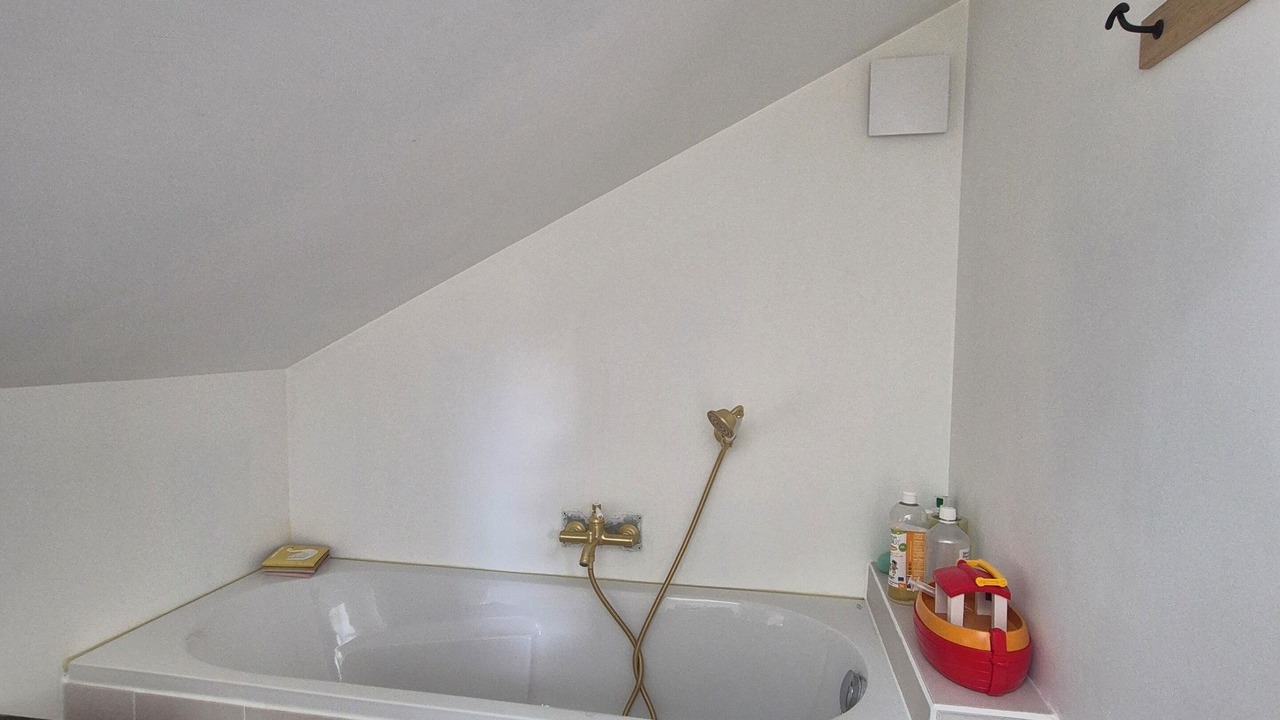 Photo of Bathroom in Cheffes