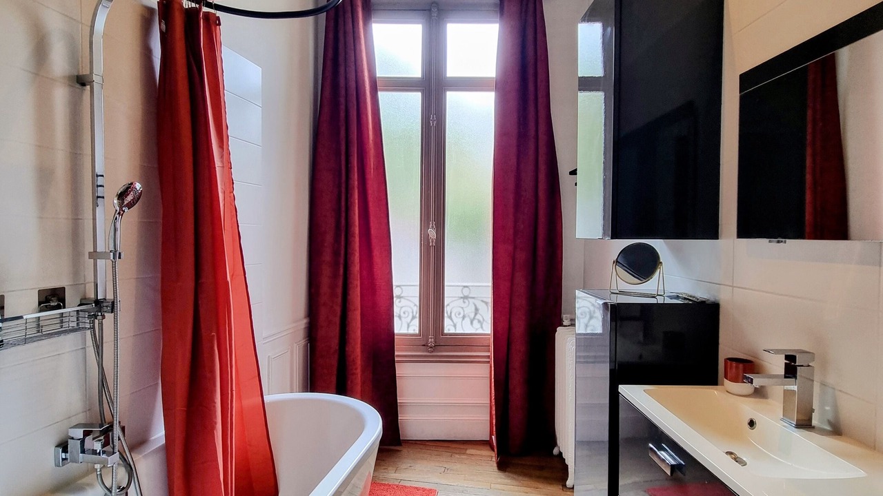 Photo of Bathroom in Troyes