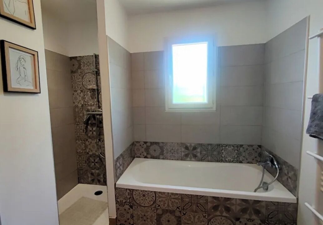Photo of Bathroom in Saint-Jean-de-Ceyrargues