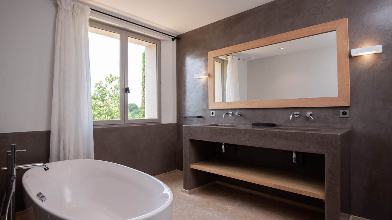 Photo of Bathroom in Tourves