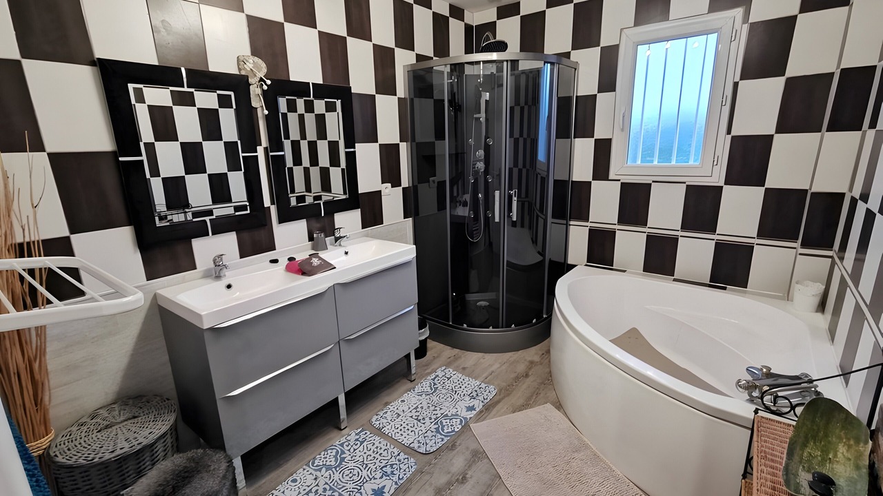 Photo of Bathroom in Les Montils
