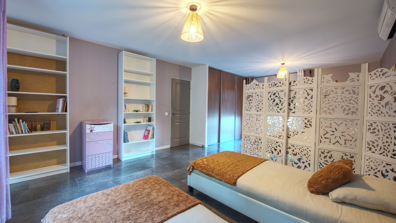 Photo of Bedroom in Rochefort-du-Gard