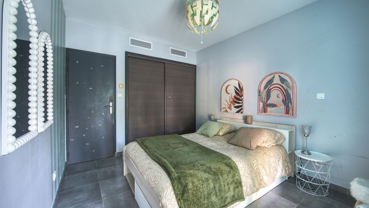 Photo of Bedroom in Rochefort-du-Gard