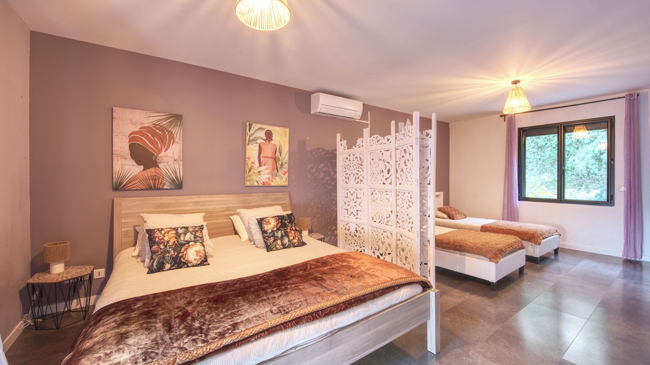 Photo of Bedroom in Rochefort-du-Gard