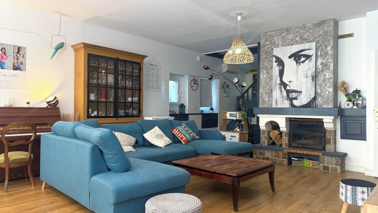 Photo of Livingroom in Sathonay-Camp