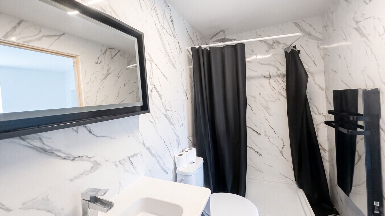 Photo of Bathroom in Villeneuve-sur-Yonne