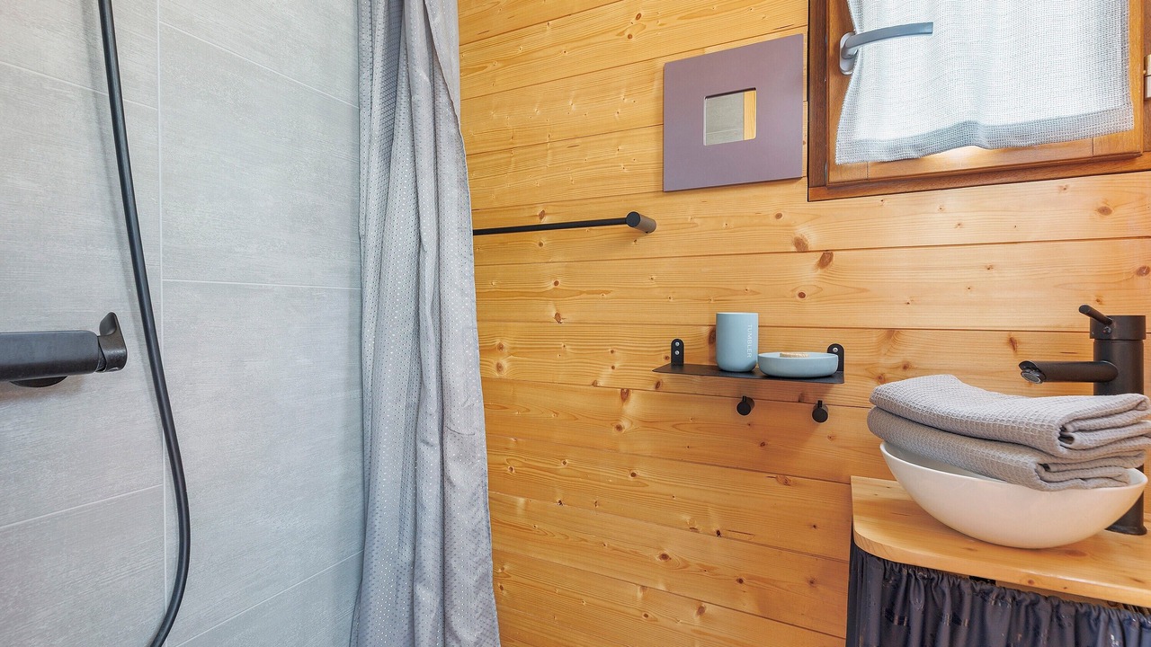 Photo of Bathroom in Cheffes