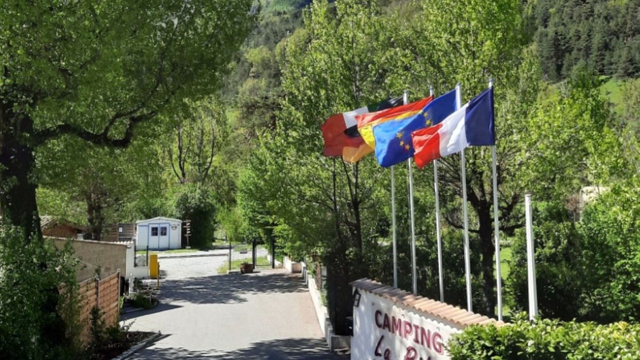 Photo of Others in Annot