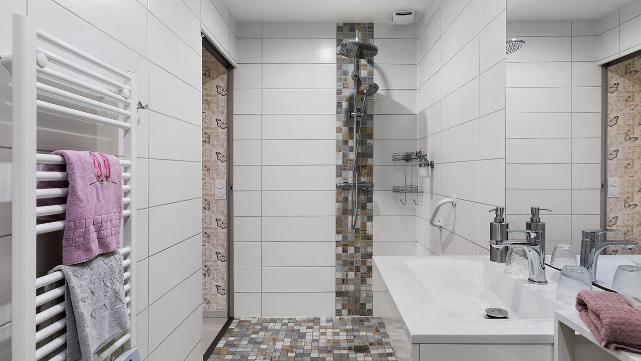 Photo of Bathroom in Nyoiseau