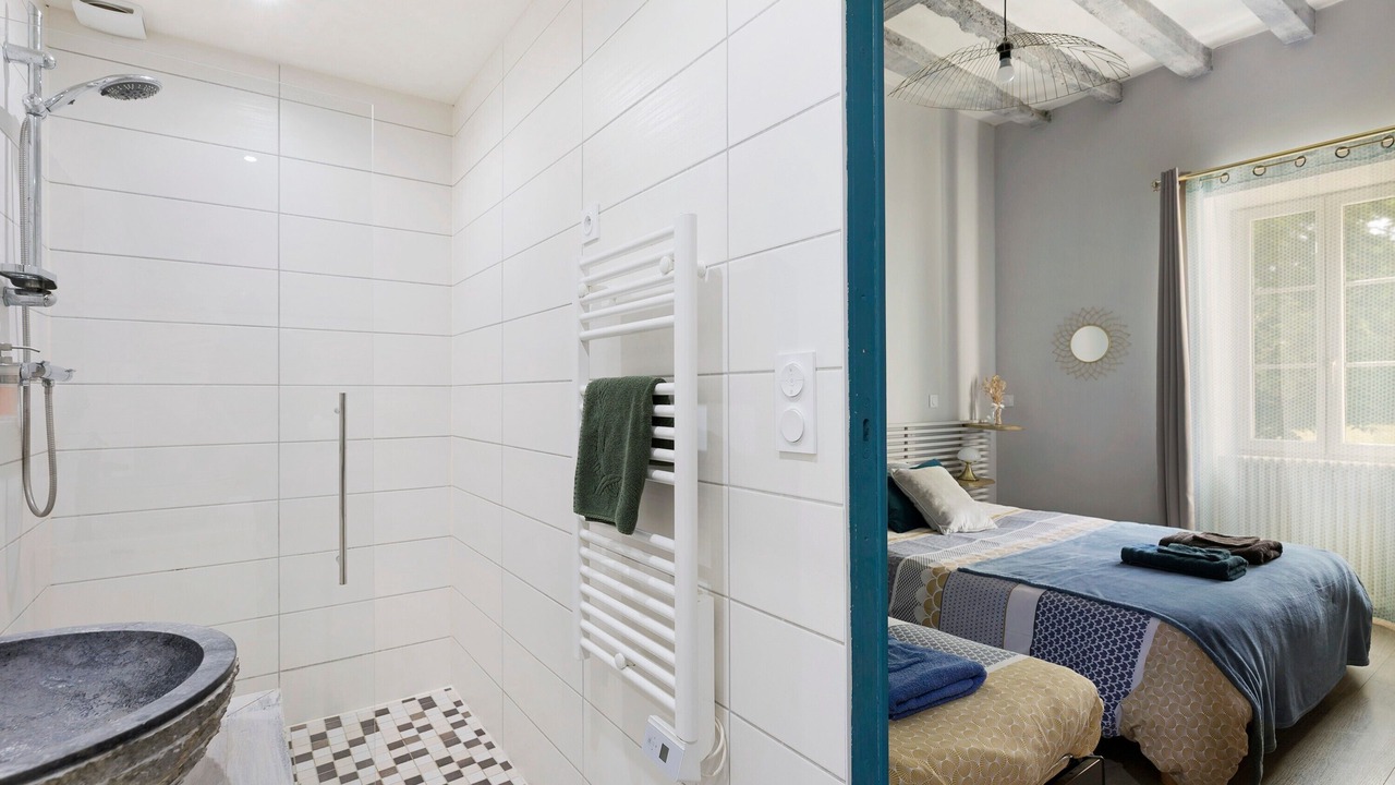 Photo of Bathroom in Nyoiseau