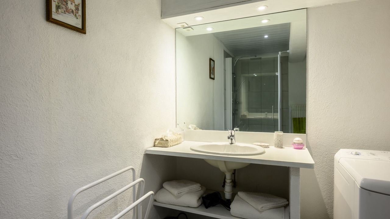 Photo of Bathroom in Rodern
