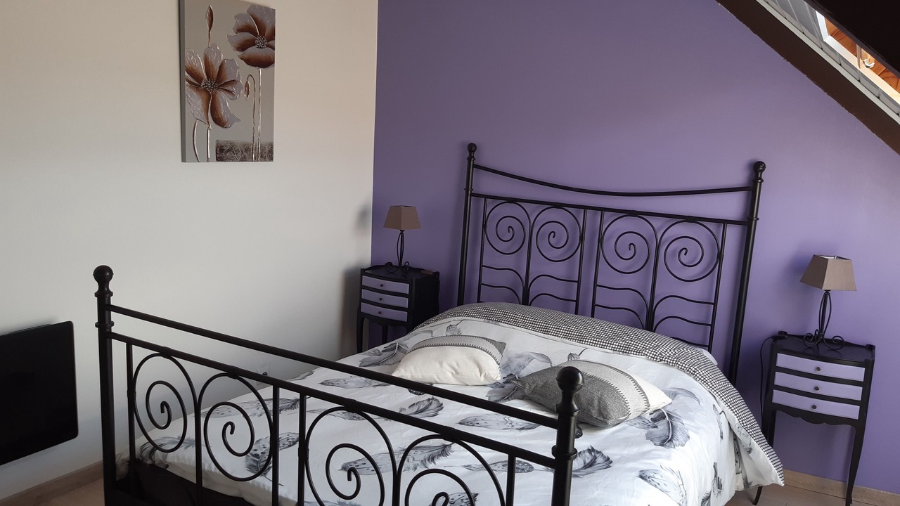 Photo of Bedroom in Allineuc