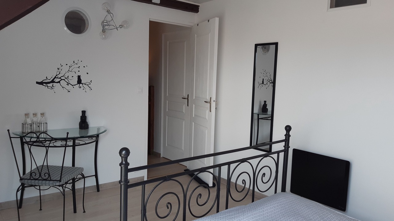 Photo of Bedroom in Allineuc