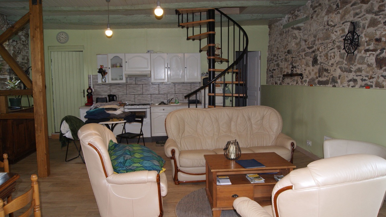 Photo of Livingroom in Allineuc