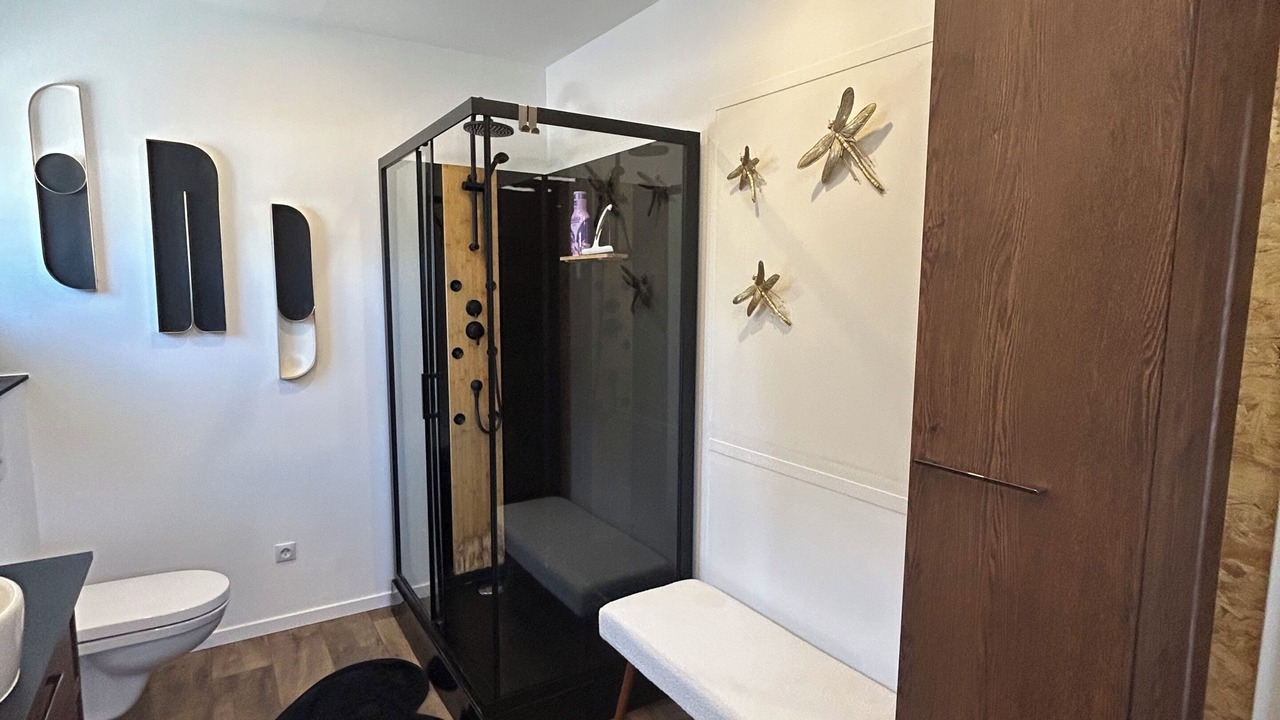 Photo of Bathroom in Plaine