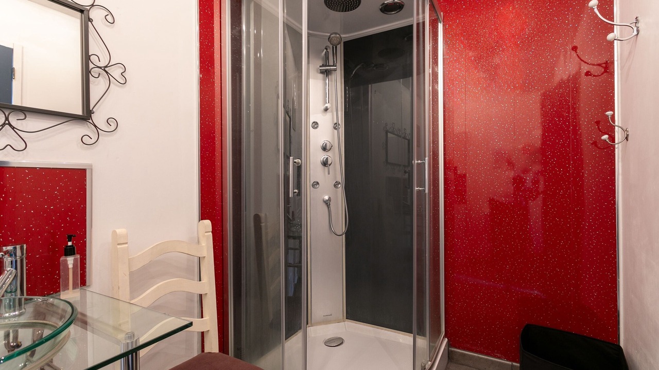 Photo of Bathroom in Allineuc