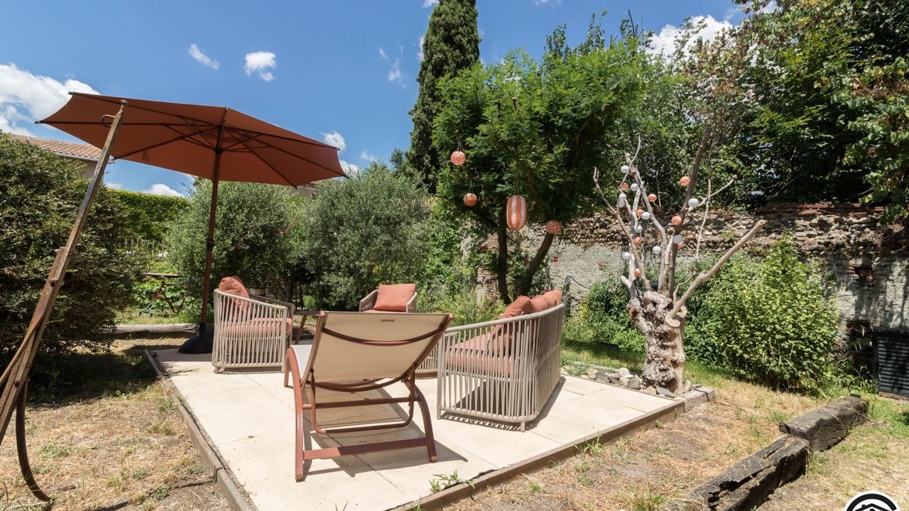 Photo of Patio Balcony in Saint-Elix-le-Chateau