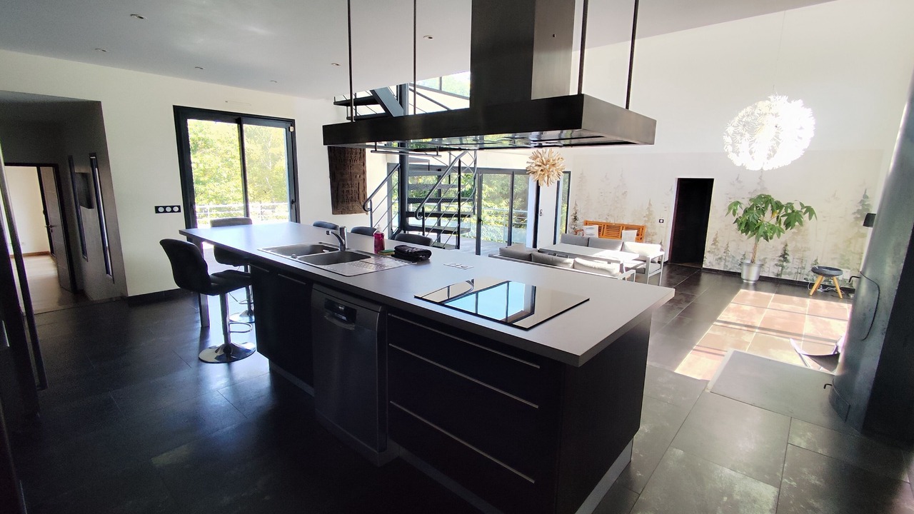 Photo of Kitchen in Buros