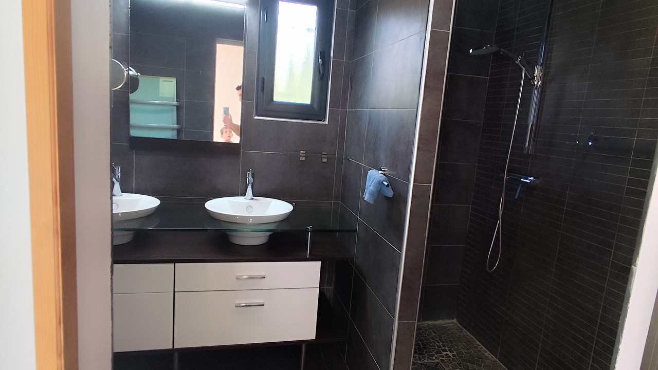 Photo of Bathroom in Buros