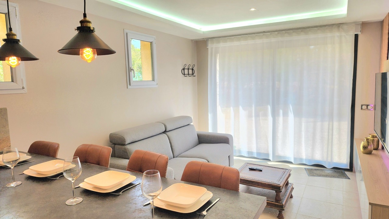 Photo of Livingroom in Le Val