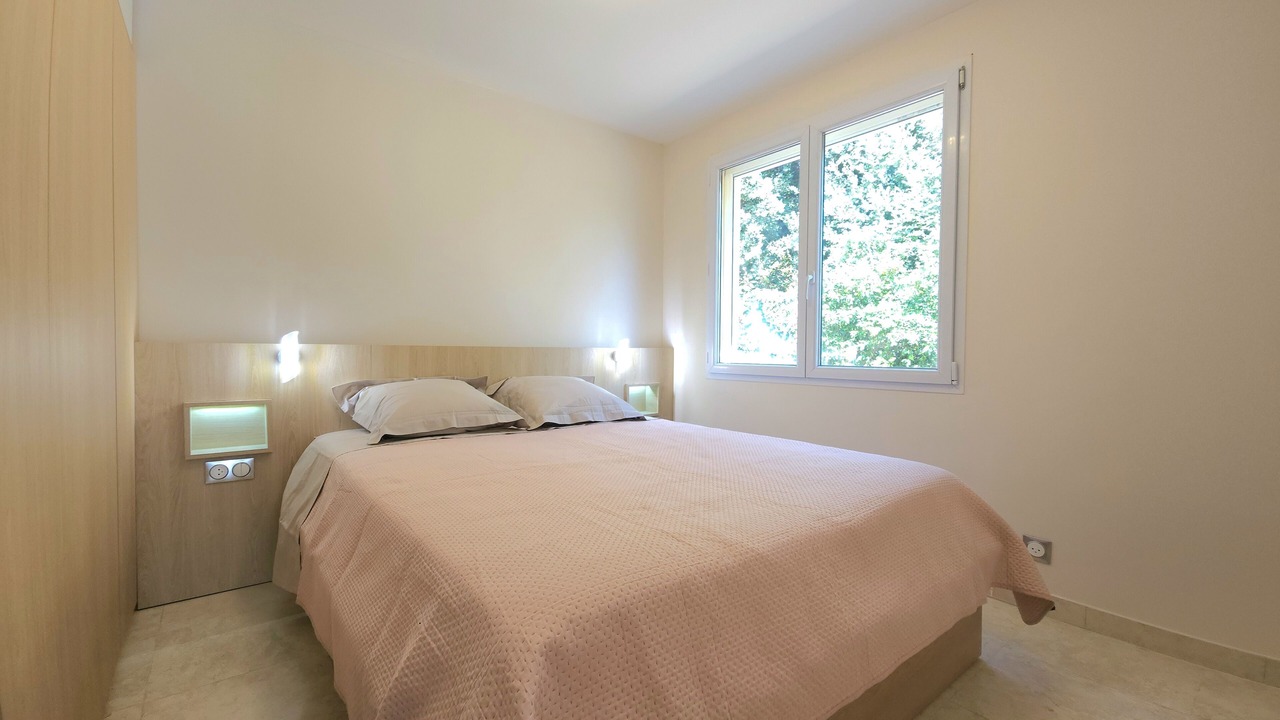 Photo of Bedroom in Le Val
