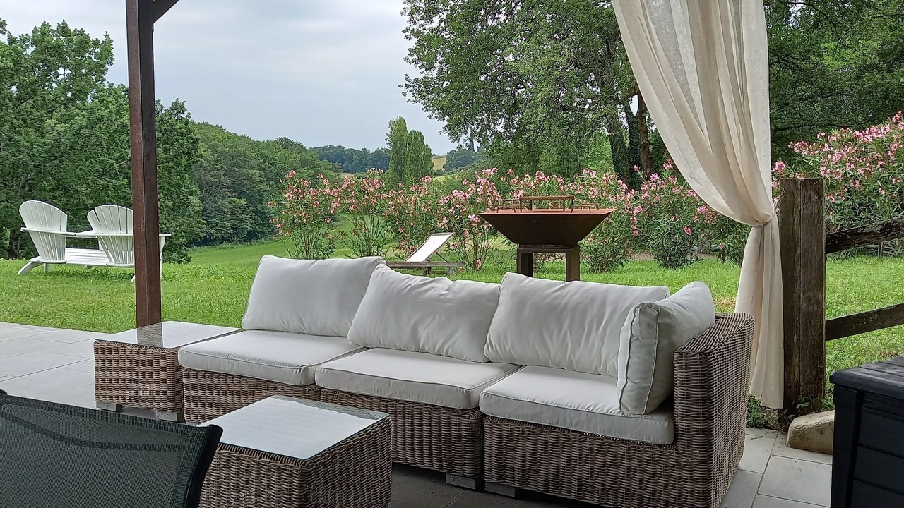 Photo of Patio Balcony in Courties