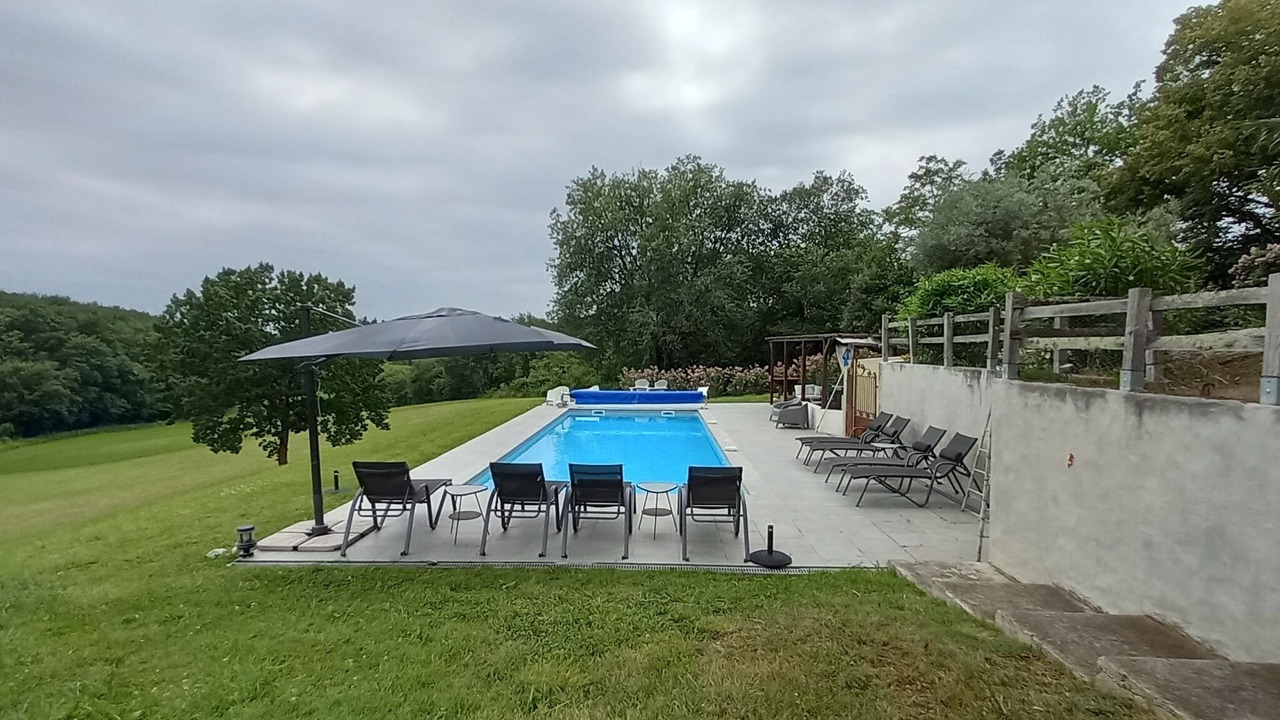 Photo of Outdoor in Courties
