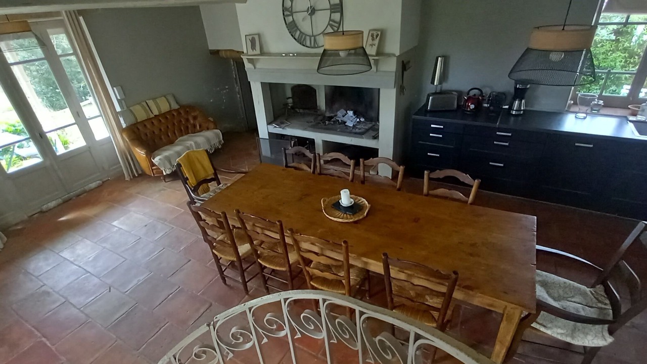 Photo of Others in Courties