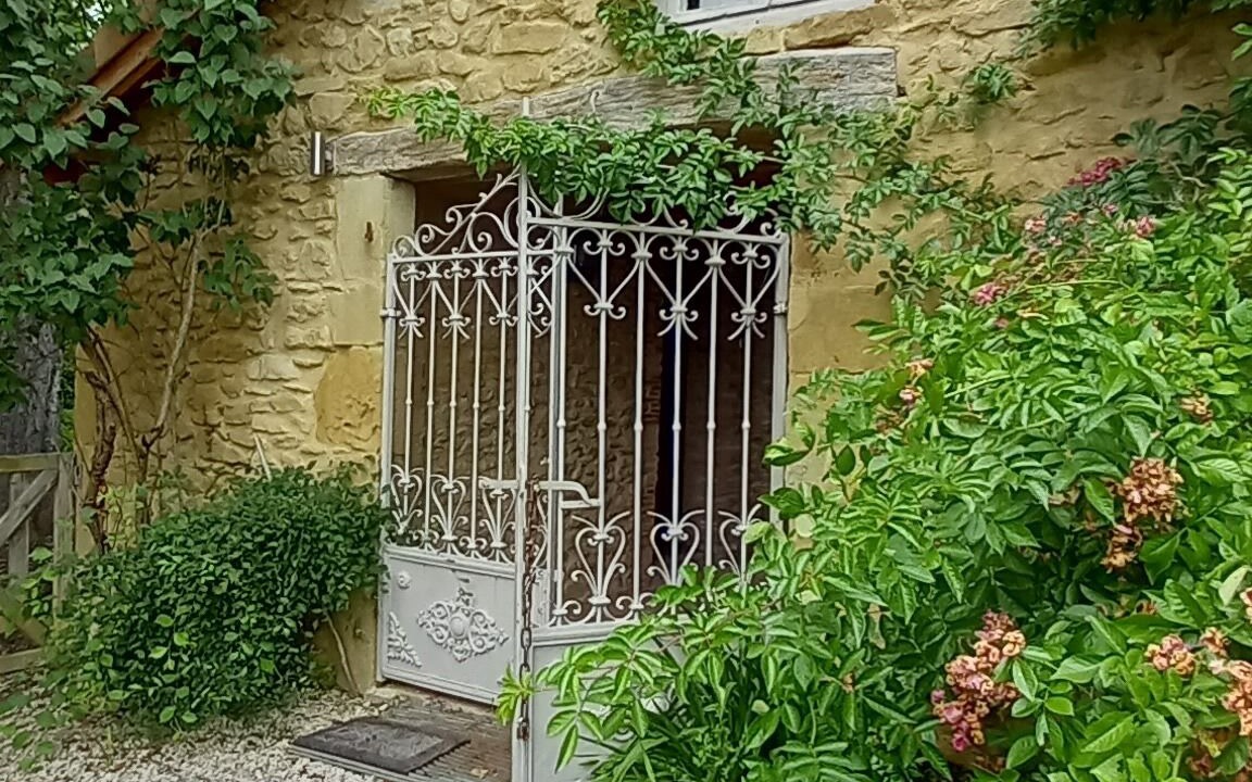 Photo of Outdoor in Courties