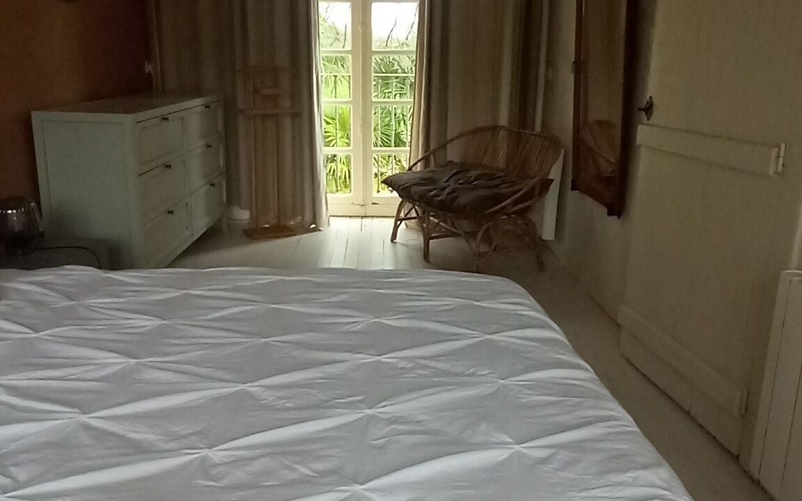 Photo of Bedroom in Courties