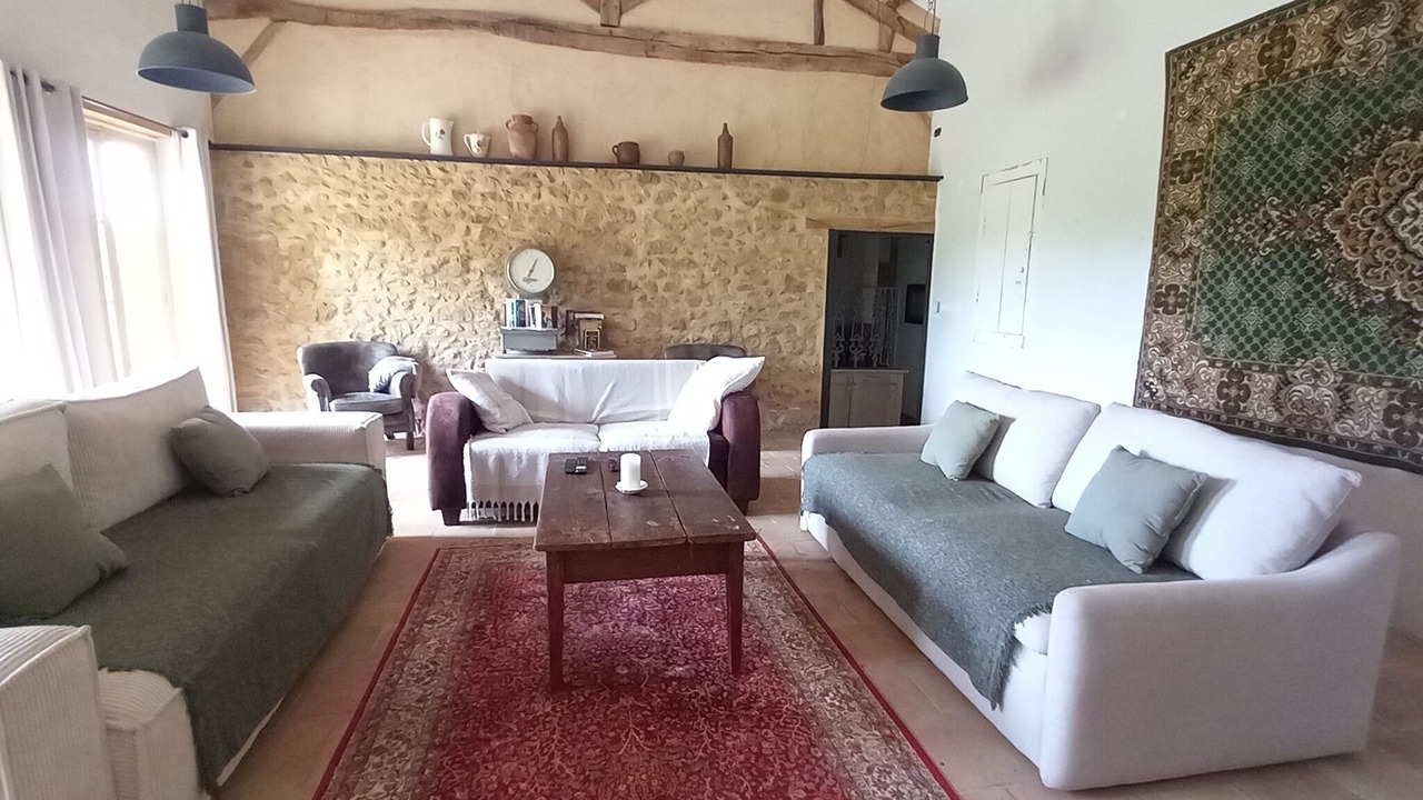 Photo of Livingroom in Courties
