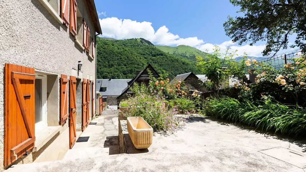 Photo of Outdoor in Avajan
