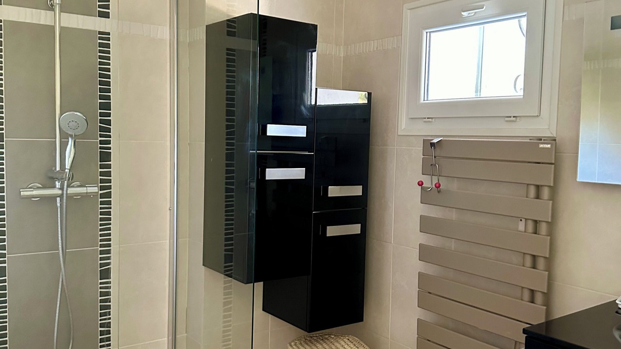 Photo of Bathroom in Rougiers