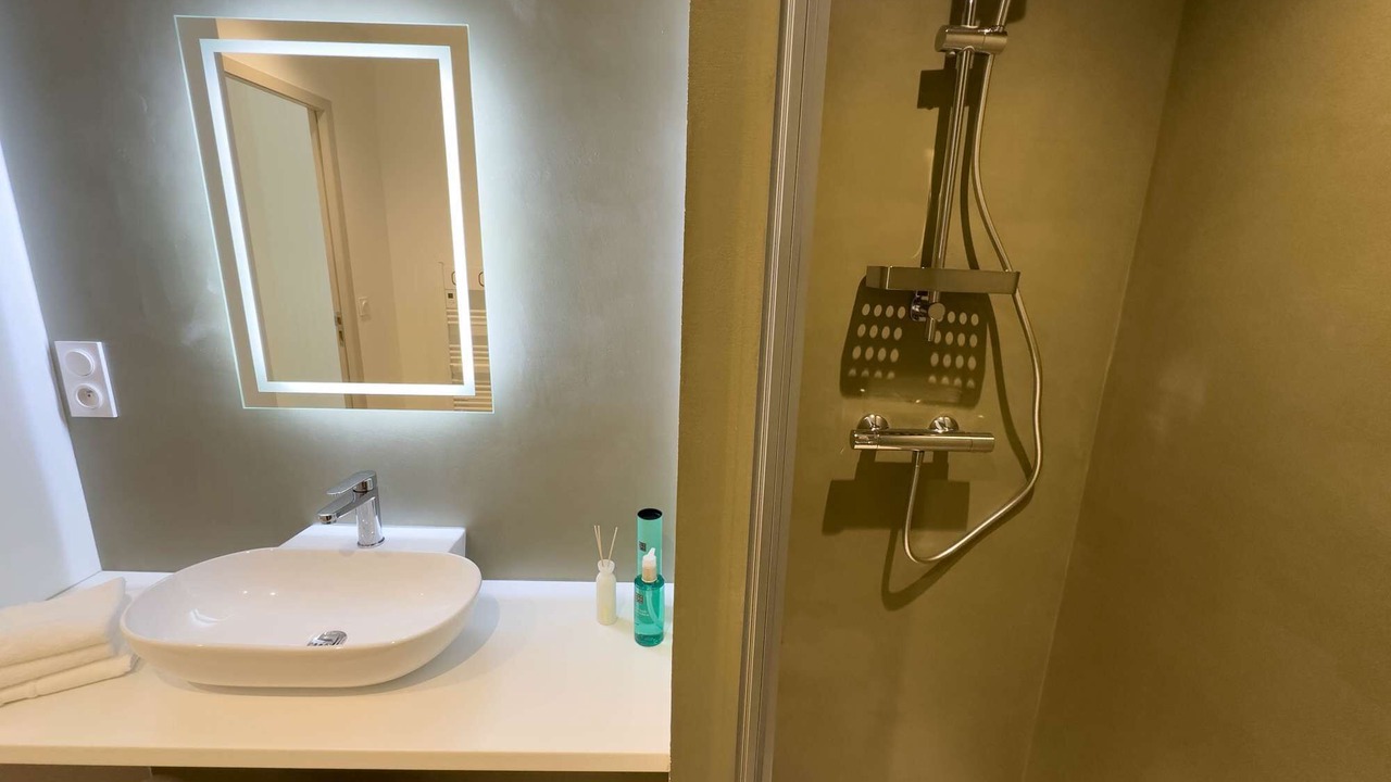 Photo of Bathroom in Aigues-Mortes Medieval City